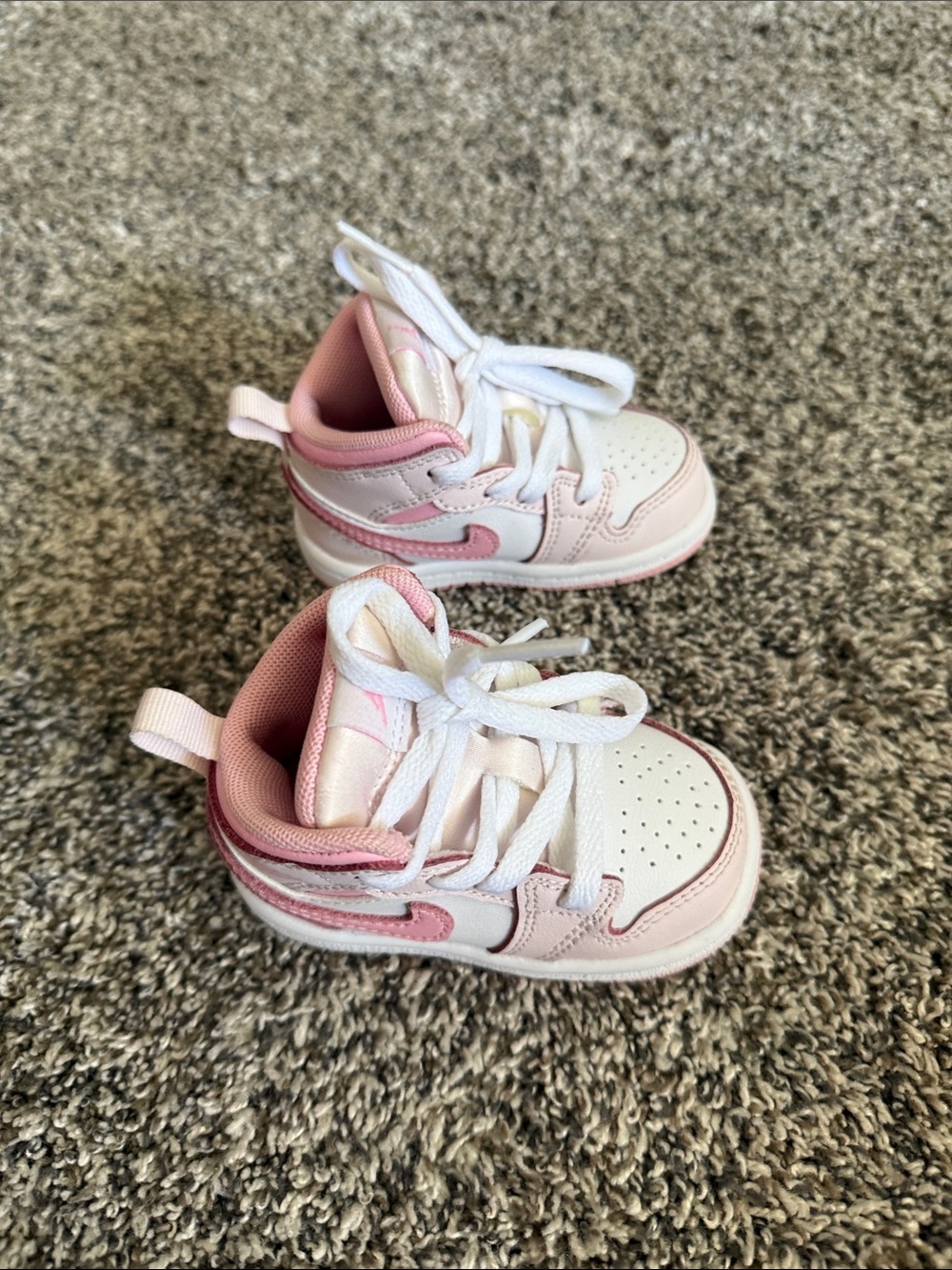 Girls Toddler Nike Jordan 1 Mids - Picture 3 of 8